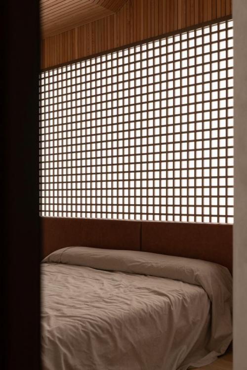 Современный загородный дом в природном стиле - отличный пример того, как архитектура и интерьер могут соединяться с окружающей средой. 06