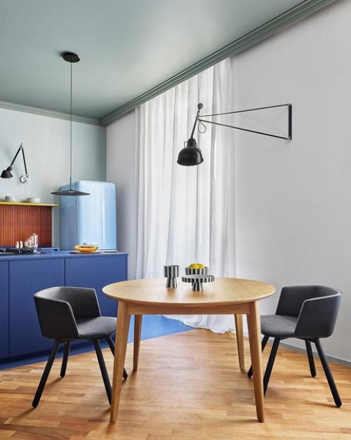 Главной задачей студии Chromastudio было сделать перепланировку в этой квартире площадью около 90 кв. 02