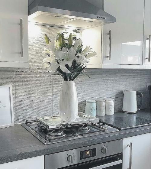 Интерьер квартиры в холодной цветовой гамме. 04