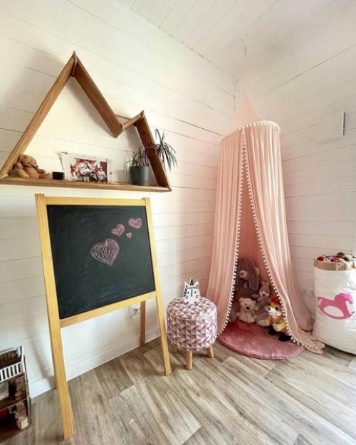 Вот такой домик с минимальным бюджетом на обустройство. 08