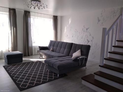 Интерьер в сером цвете в загородном доме. 01