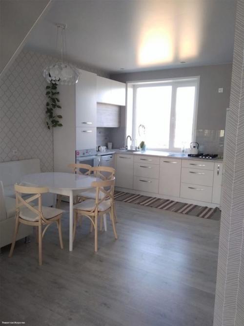 Интерьер в сером цвете в загородном доме. 04