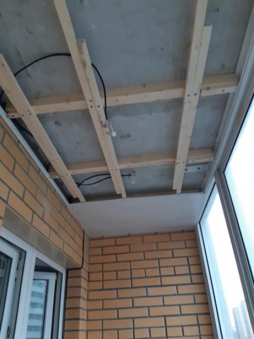 Ещё один вариант хранения в полу на лоджии. 03