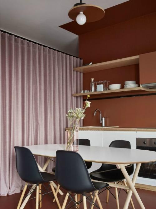 Терракотовый цвет в интерьере создаёт атмосферу тепла и уюта. 09