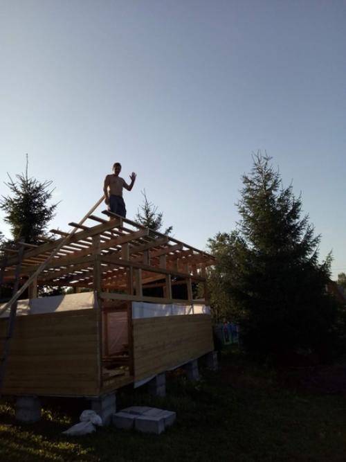 От подписчицы:  Много скидывают домов своими руками и я решила похвастаттся руками мужа построил один за 2 недели. 01