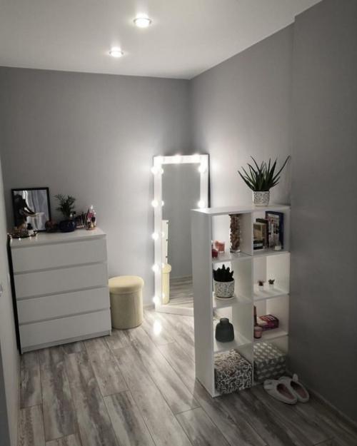 Ремонт в однушке.  Наш скромный ремонт окончен, кровать не ставили, может в будущем мы поставим. 04