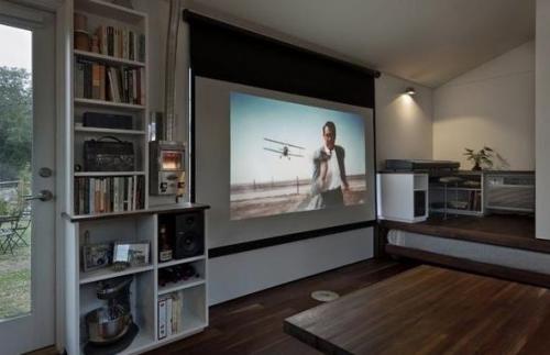 Вообще домик ставили как времянку на период строительства основного дома. 03