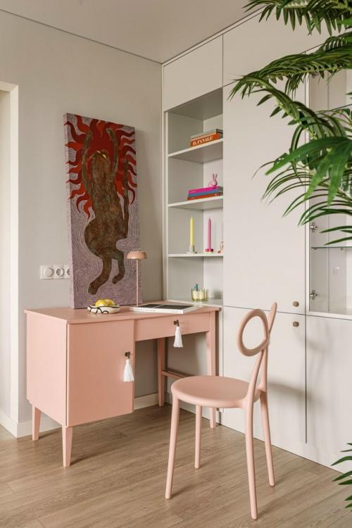 Из типовой панельной квартиры дизайнер Валерия Макаревич создала выразительный интерьер в духе mid - Century Modern. 02