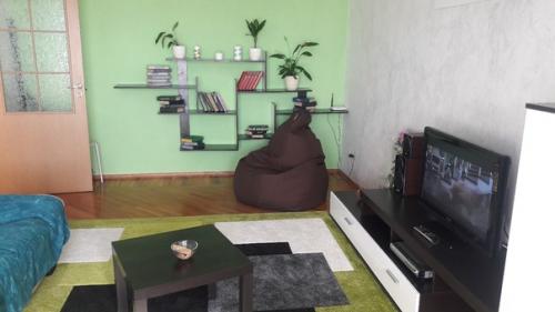 Добрый день.  Можно на критику. 01