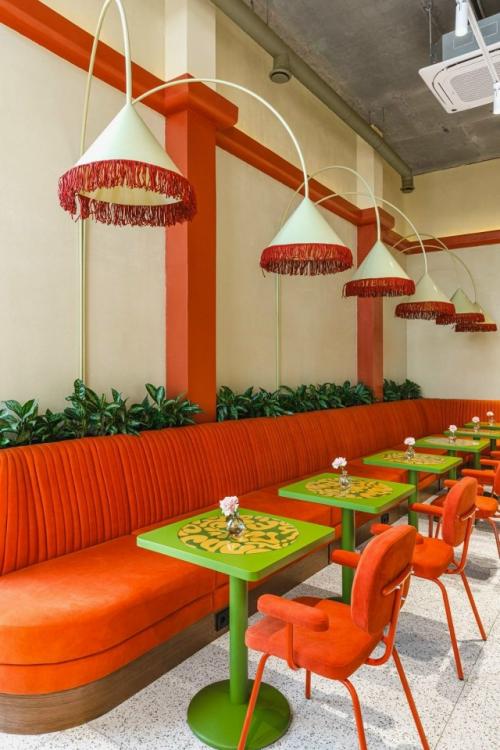 Кафе Roots в астане от студии Aidesign стало настоящим манифестом здорового и радостного образа жизни. 04