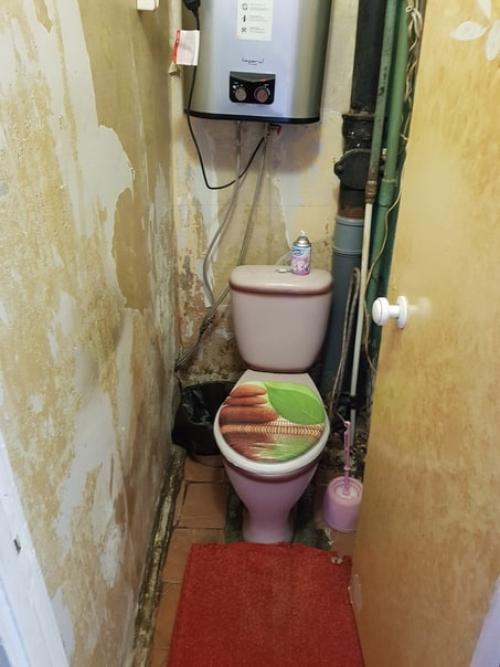 Сделали ремонт у мамы своими руками в ванной комнате. 06