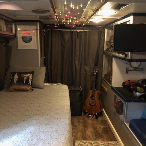 Круто, когда есть желание и возможности делать такие переделки. 01