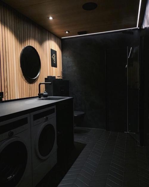 Темный интерьер двухуровневой квартиры. 07