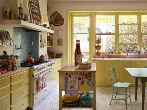 Дом XIX века, перестроенный для творческой семьи, стал настоящим манифестом свободы и фантазии. 07