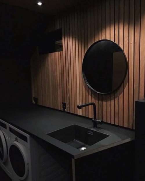 Темный интерьер двухуровневой квартиры. 08