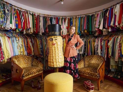 Дом XIX века, перестроенный для творческой семьи, стал настоящим манифестом свободы и фантазии. 03