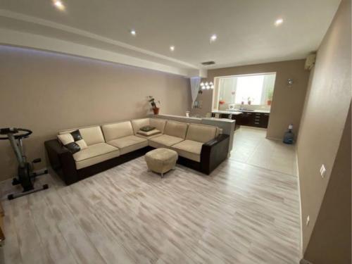 Как вам такой вариант? 05