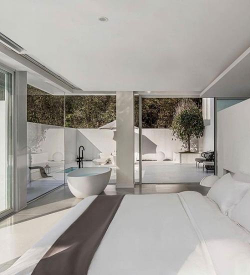 Просто фантастика!  Интересно, в этом доме реально живут. 03