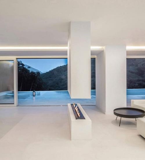 Просто фантастика!  Интересно, в этом доме реально живут. 05