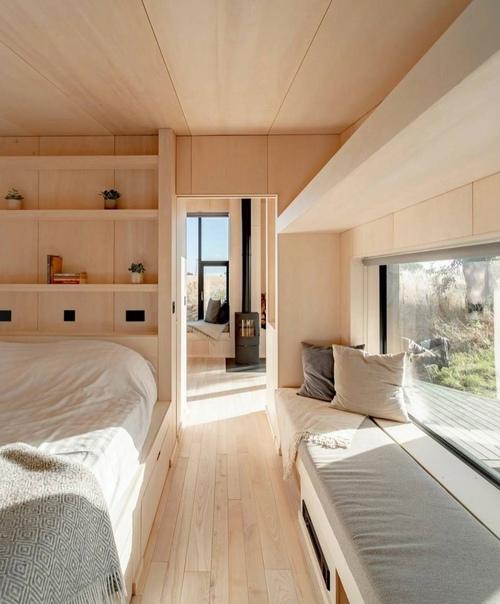 Себе в свое удовольствие подальше от городской суеты живи. 01