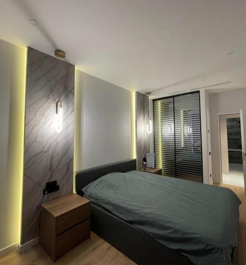 Квартира с интересным освещением. 05