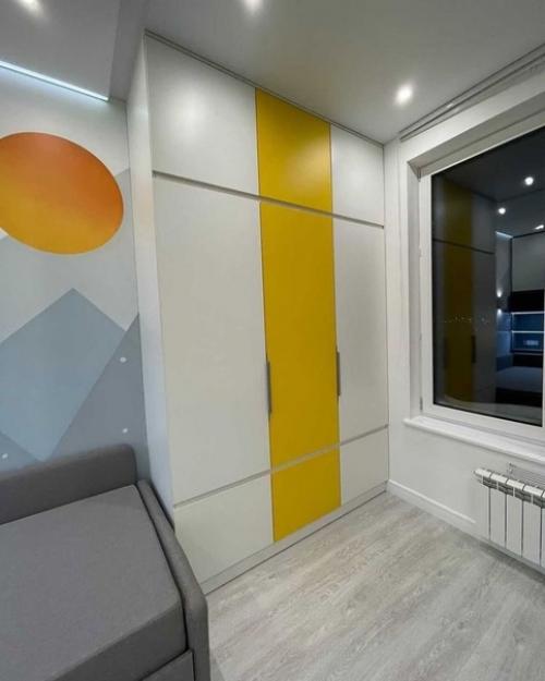 Детская комната.  Детская комната с Солнечными Лучами ярка. 03