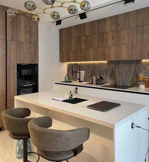 Квартира с интересным освещением. 08