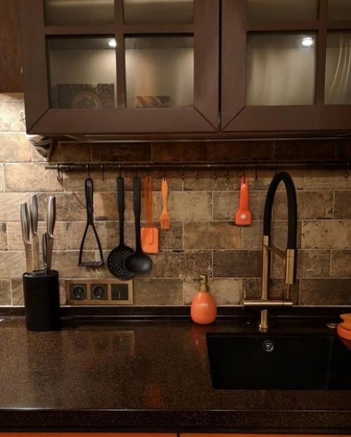 Нестандартное цветовое решение в кухне. 04