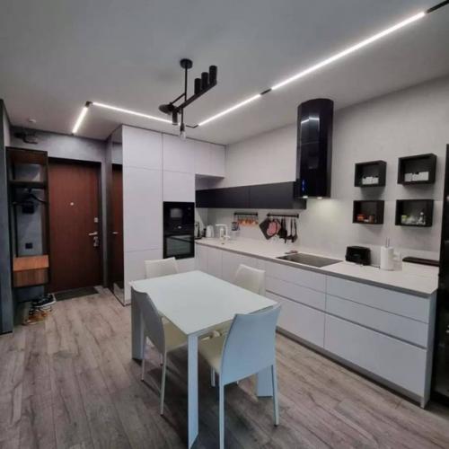 А вот и вариант планировки в однокомнатной квартире со свободной планировкой. 02