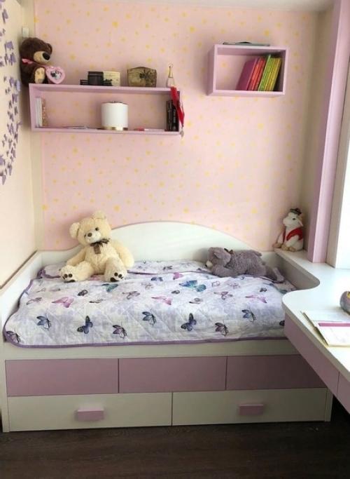 Недавно был уже вариант разделения комнаты в однокомнатной квартире. 01