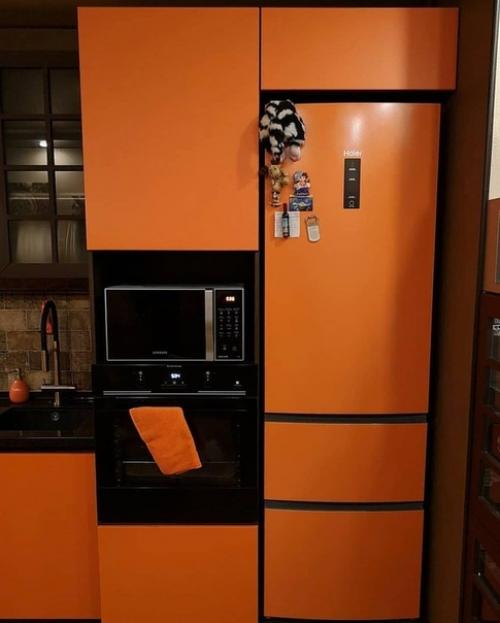 Нестандартное цветовое решение в кухне. 05