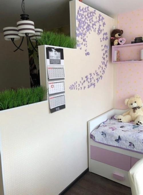 Недавно был уже вариант разделения комнаты в однокомнатной квартире.