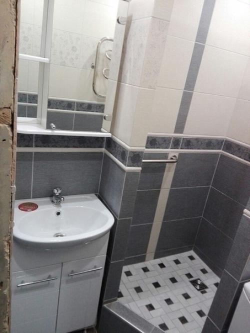 Вот такое нестандартное решение для душевой кабины. 02