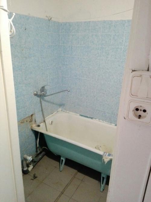 Вот такое нестандартное решение для душевой кабины.