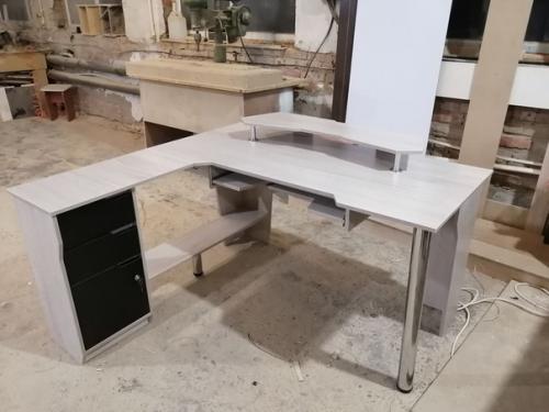 Спроектировал и сделал для себя сам. 04