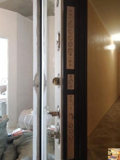 Для тех, кто ещё не встречал такие двери. 01