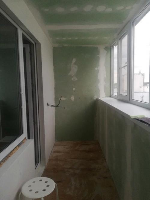 Ну и мы время зря не теряли, вот и наш ремонт на балконе. 05