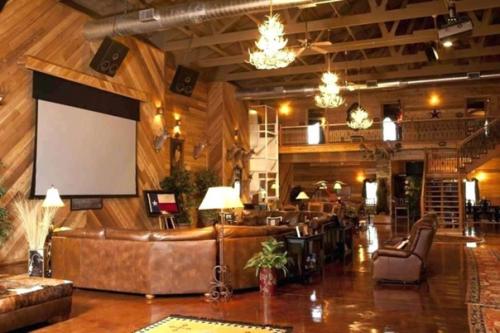 Вот так ангар! 08