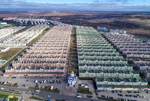 Вот такая вот альтернатива привычным нам многоэтажкам. 06