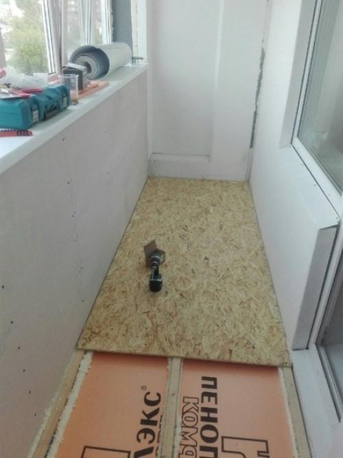 Ну и мы время зря не теряли, вот и наш ремонт на балконе. 01