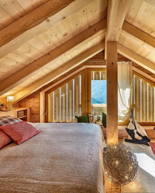 Как практично организовать помещение на мансардном этаже. 07