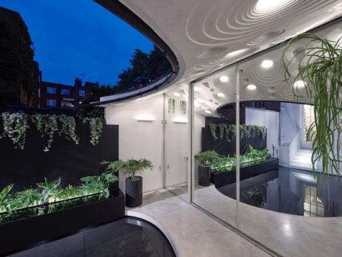 Дом с неожиданным поворотом: классика снаружи - эксперимент внутри. 02