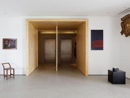 Современное искусство в движении: квартира - галерея с поворотными элементами. 04