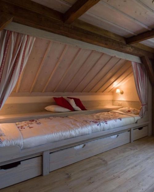 Как практично организовать помещение на мансардном этаже. 05