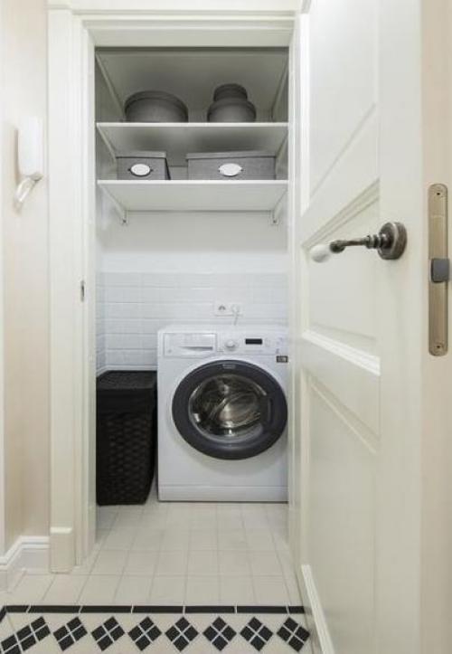 Стильный интерьер в черном и белом цвете.