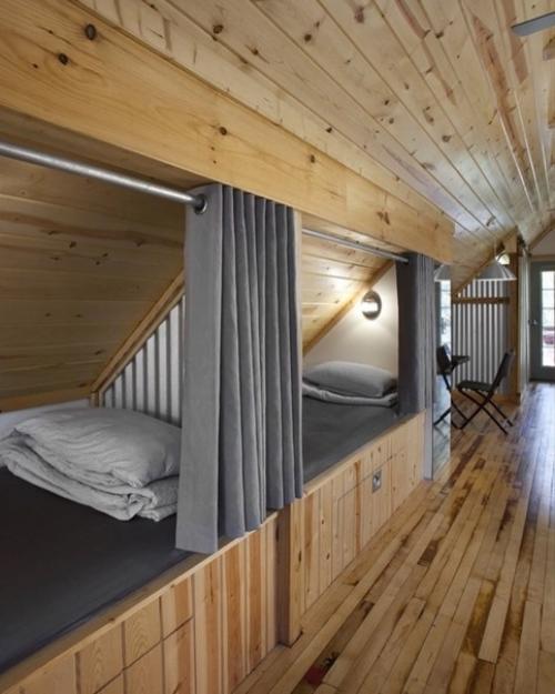 Как практично организовать помещение на мансардном этаже. 09