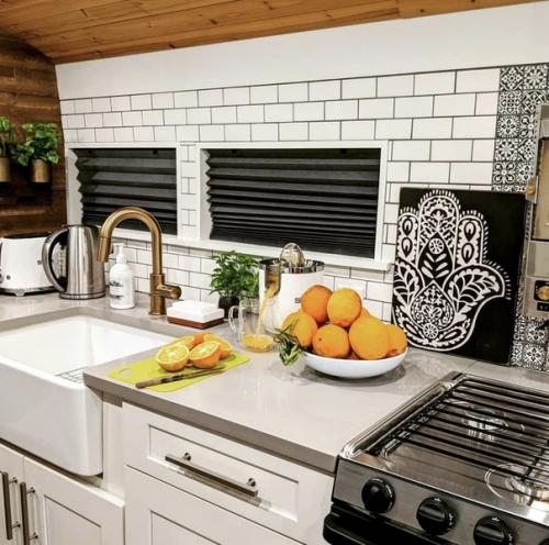 В том случае, если вы любите путешествия. 09