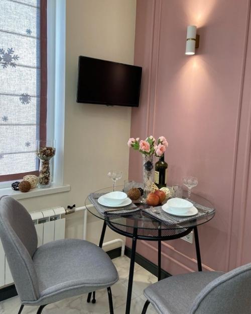 Шикарная кухня со шкафом - витриной. 06