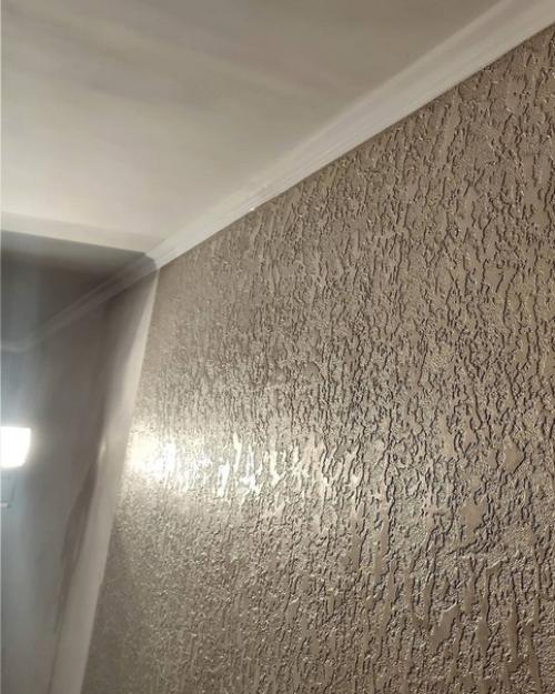 Делали с мужем ремонт в прихожке и решили не обои клеить, а фактурную штукатурку сделать. 06