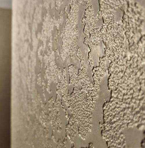 Делали с мужем ремонт в прихожке и решили не обои клеить, а фактурную штукатурку сделать. 03